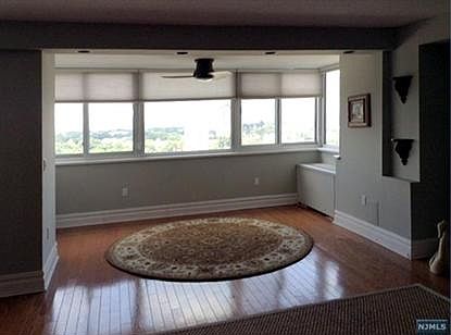 3rd image of 1600 Parker Ave APT 21j