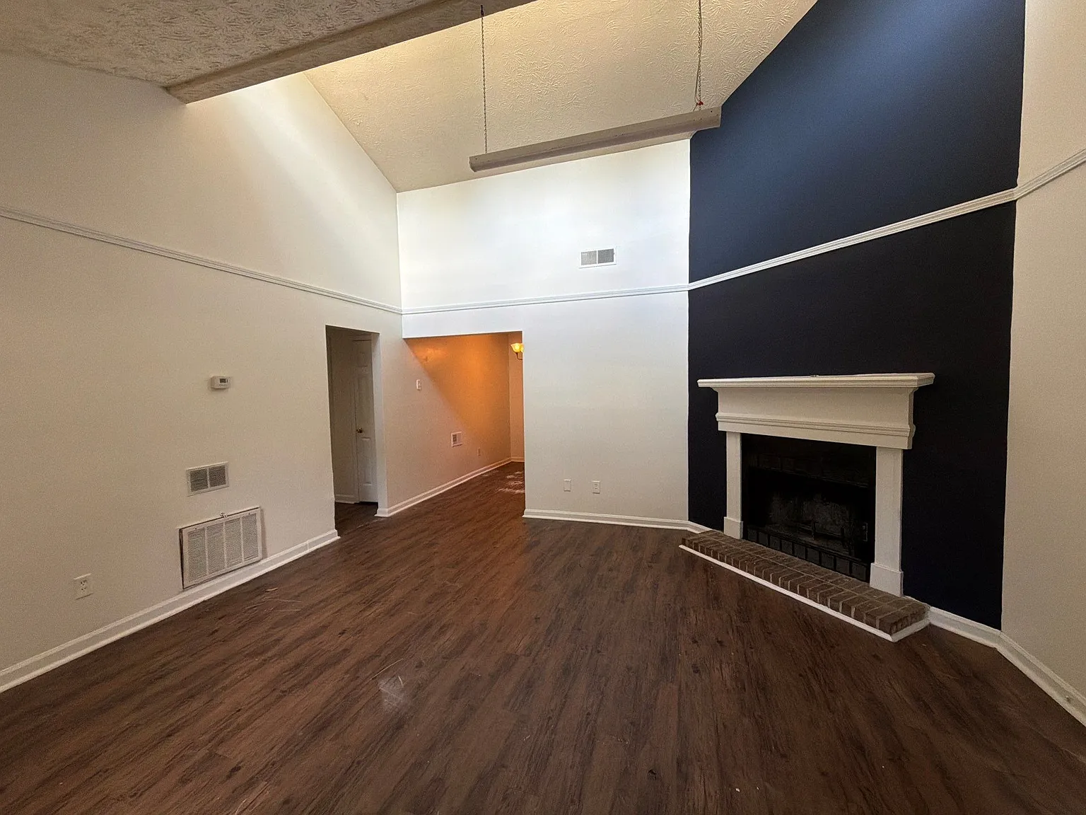 2 bed, 900 sqft, $1,100 — Photo 3
