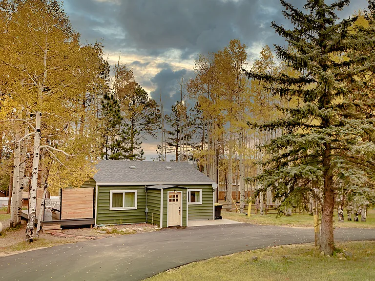220 Burland Dr — Photo 25