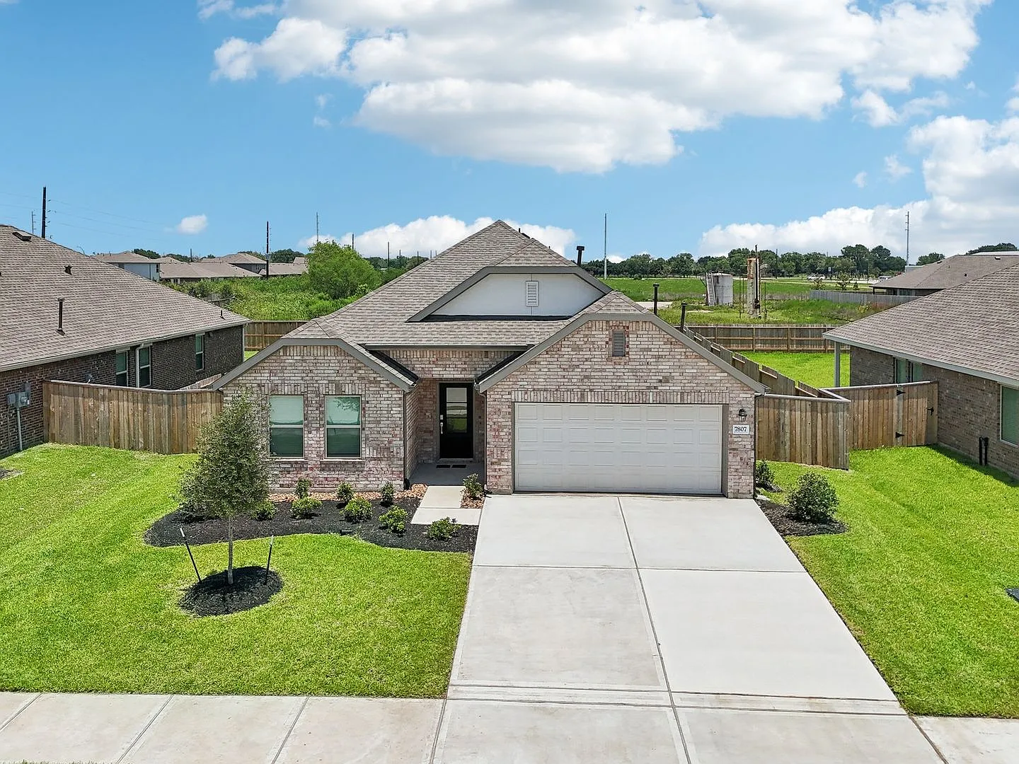 4 Bedroom Single Family Home in Richmond — Photo 3