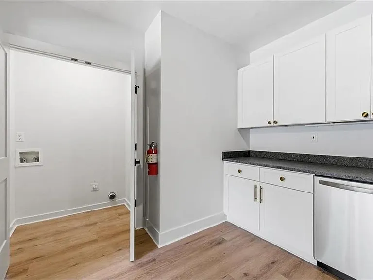 320 Shoal Creek Rd #101 — Photo 6