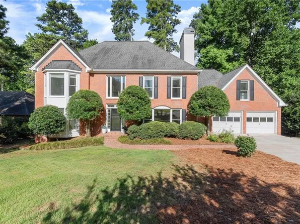 871 Chestnut Lake Dr NE, Marietta, GA 30068