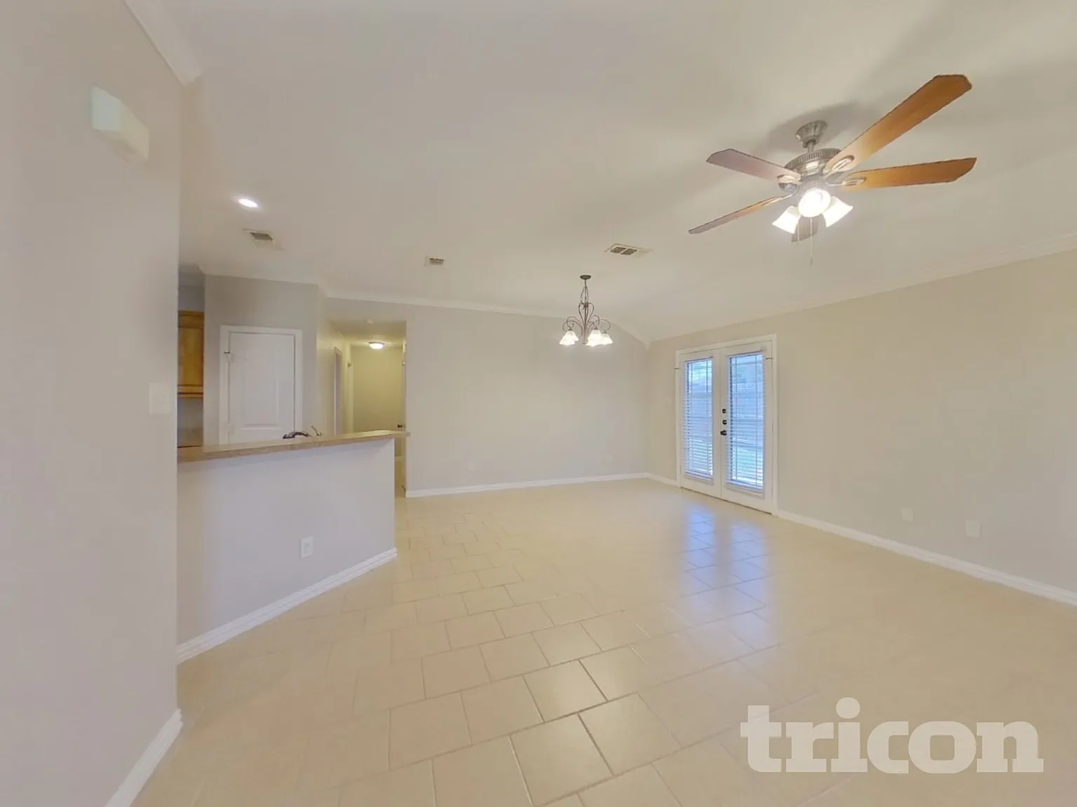 825 Rambling Court Granbury TX — Photo 3