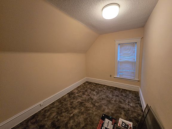 4th image of 2906 Knox Ave N