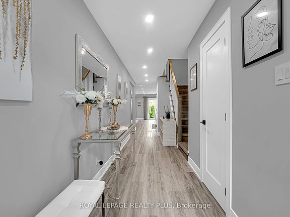 5th image of 1755 Rathburn Rd E #39
