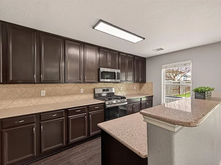 18302 Walden Gate Ln — Photo 23