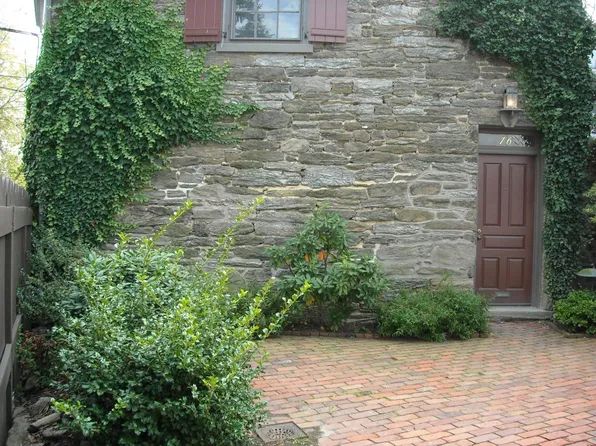 16 E Hartwell Ln #2, Philadelphia, PA 19118