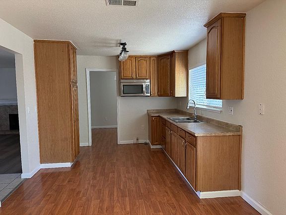 2nd image of 430 Essex Ct