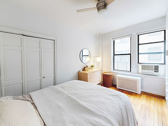 4th image of 315 E 77th St APT 4J
