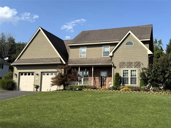 2621 Rustic Ridge Rd, Endicott, NY 13760