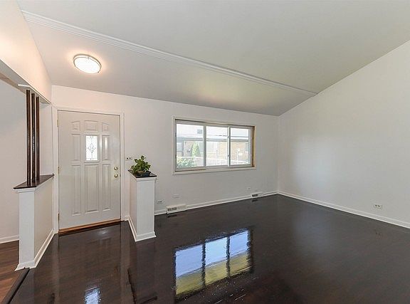 4th image of 9492 Park Ln
