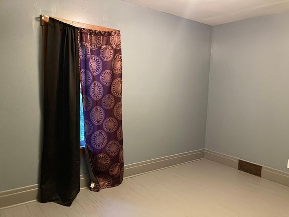 3rd image of 517 7th St #1