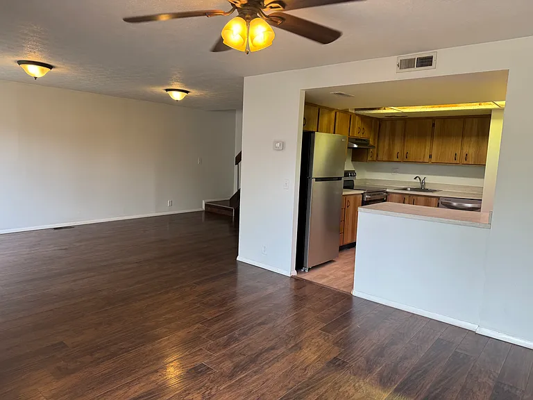 605 Tollis Pkwy — Photo 5