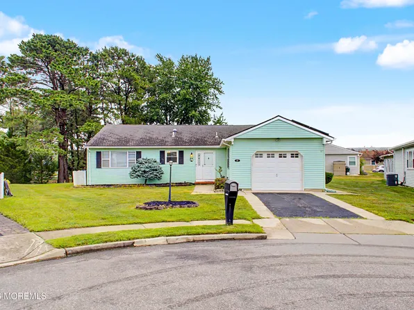 20 Thronbury Court, Toms River, NJ 08757