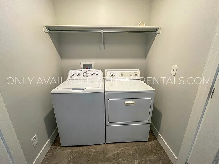 4237 W 2010 N — Photo 19
