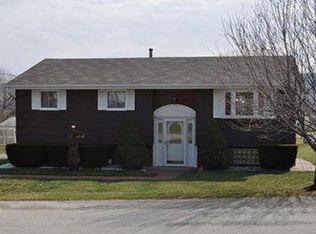1210 W Fir Dr, Latrobe, PA