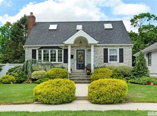 2942 Grand Blvd, Baldwin, NY 11510