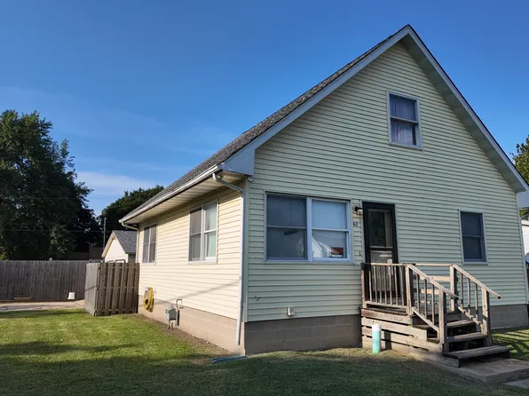 601 E Webster St, Clinton, IL 61727