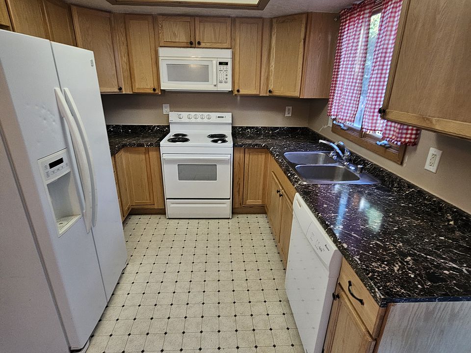 1st image of 103 College Ct APT D