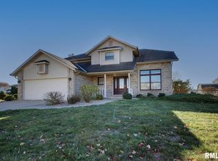 1520 Silverthorne Dr, Quincy, IL 62305