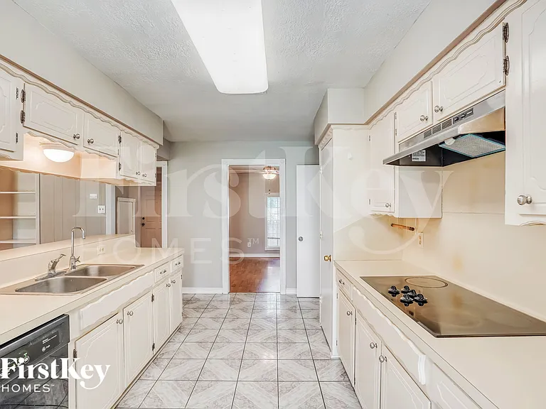 25115 Burrard St — Photo 5