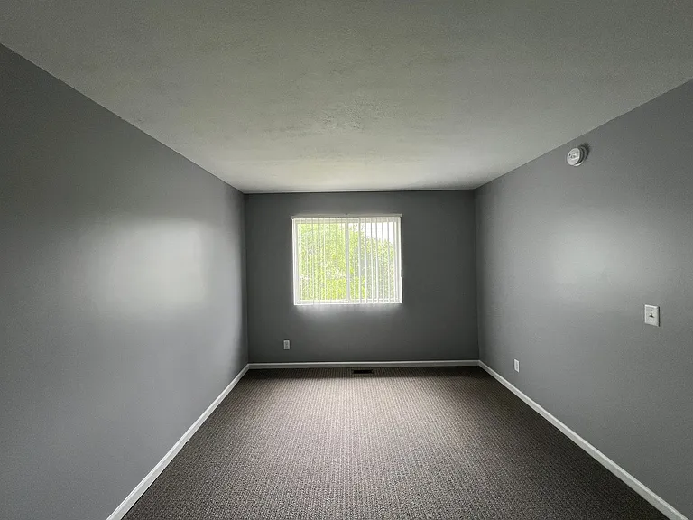 2906-2948 Feiger Ln — Photo 11