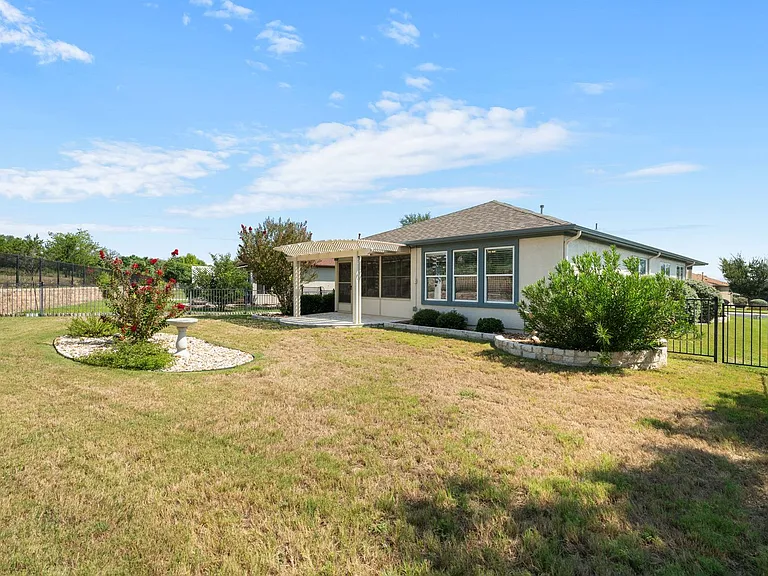 109 Monument Hill Trl — Photo 36