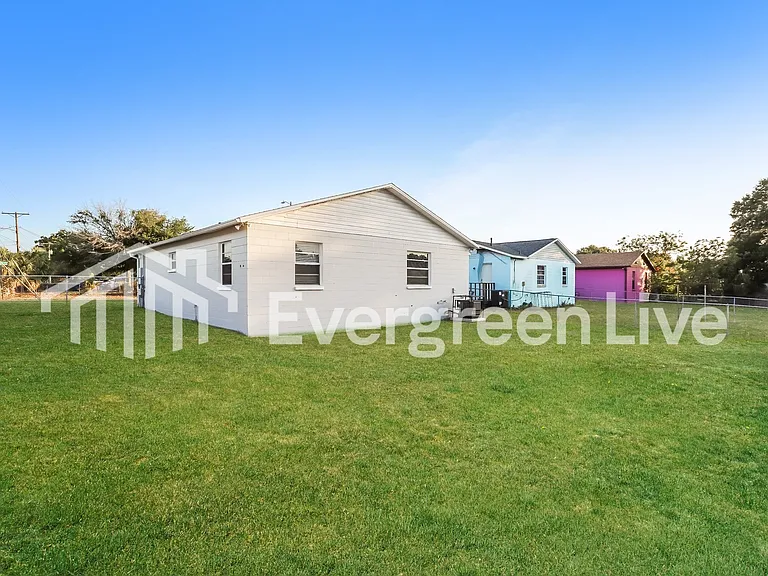 4518 E 26th Ave — Photo 12