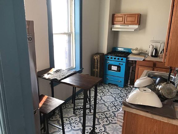 2nd image of 23 Dubois St APT 3