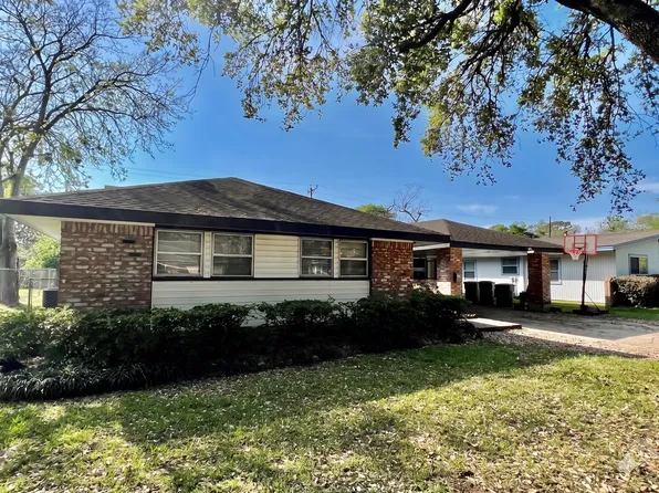 2107 Restridge Dr #2, Houston, TX 77055