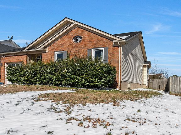 3rd image of 261 Grassmire Dr