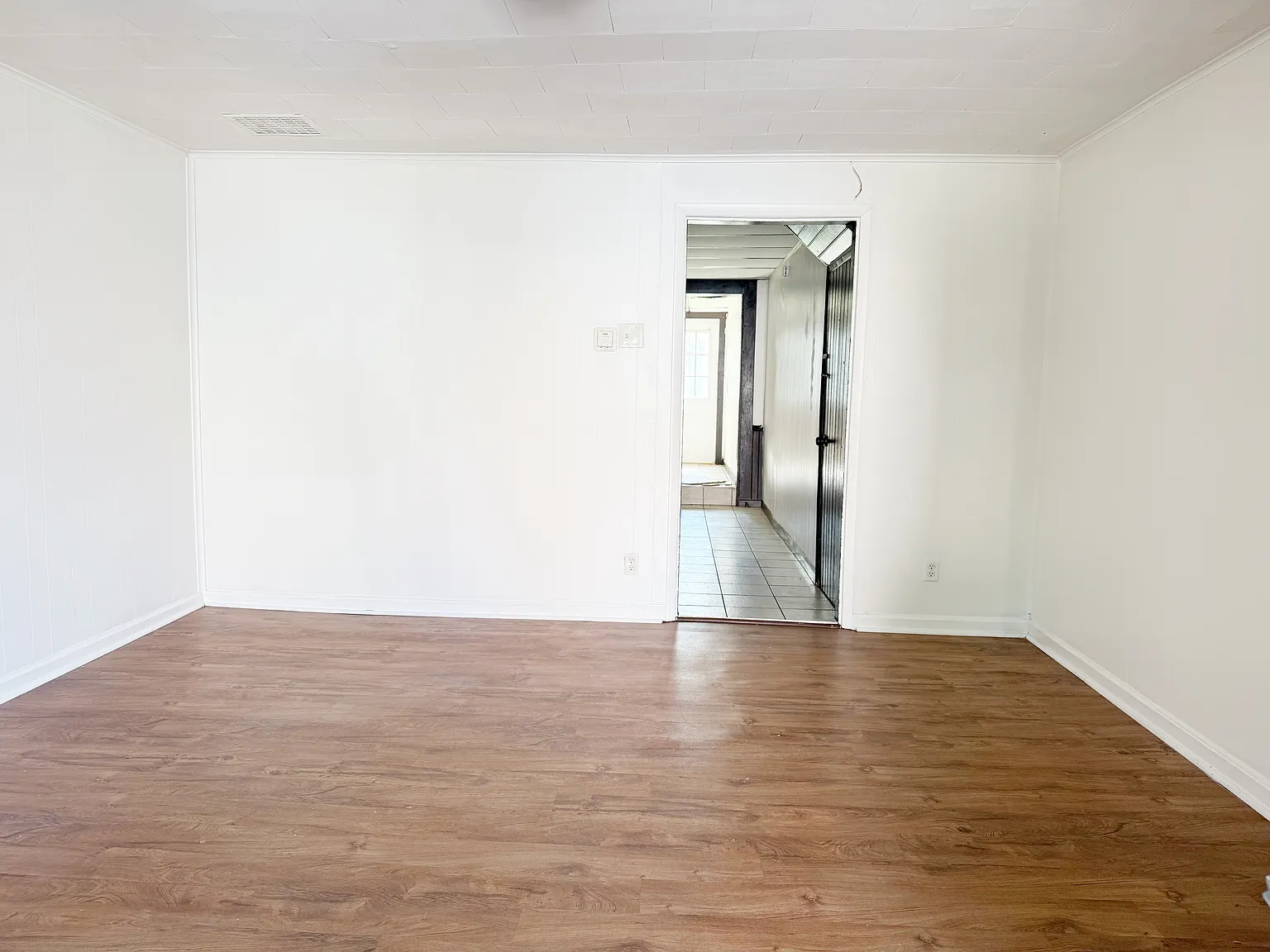 Studio, 550 sqft, $650 — Photo 1