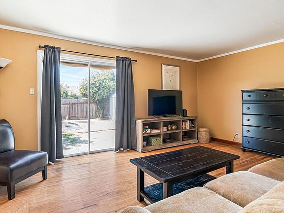 3rd image of 1239 Janet Way
