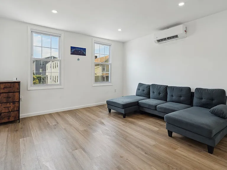 33 Kossuth St #1 — Photo 2