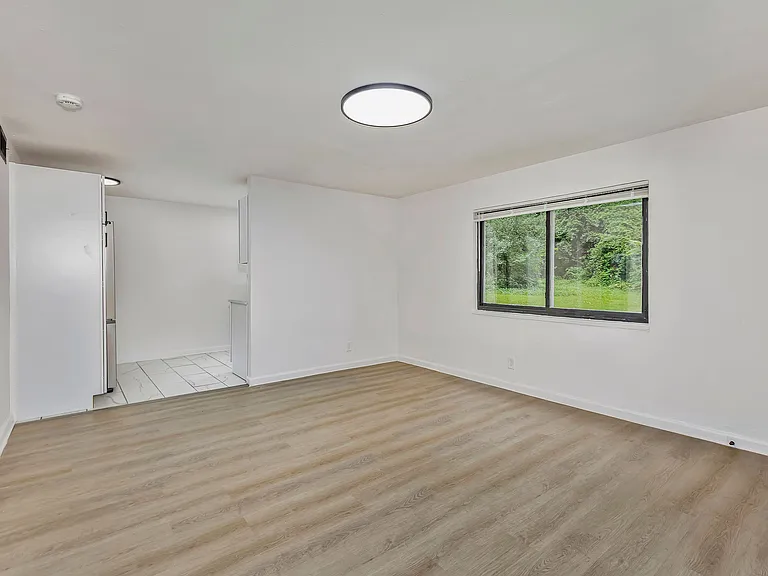 2535 Lysle Ln #2B — Photo 2