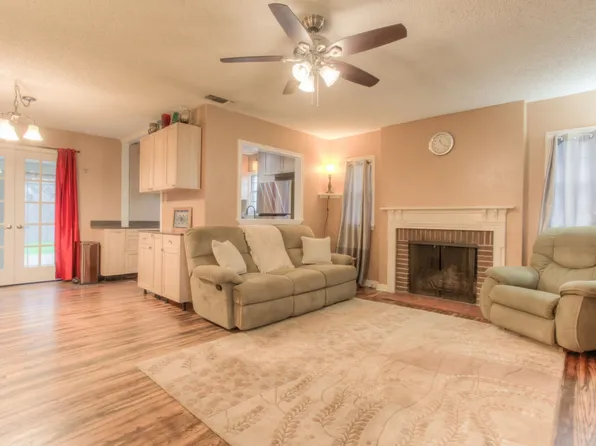 6401 Calmont Ave, Fort Worth, TX 76116