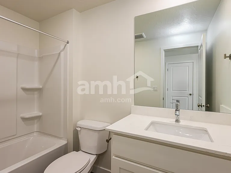 1384 W Mahogany St — Photo 13