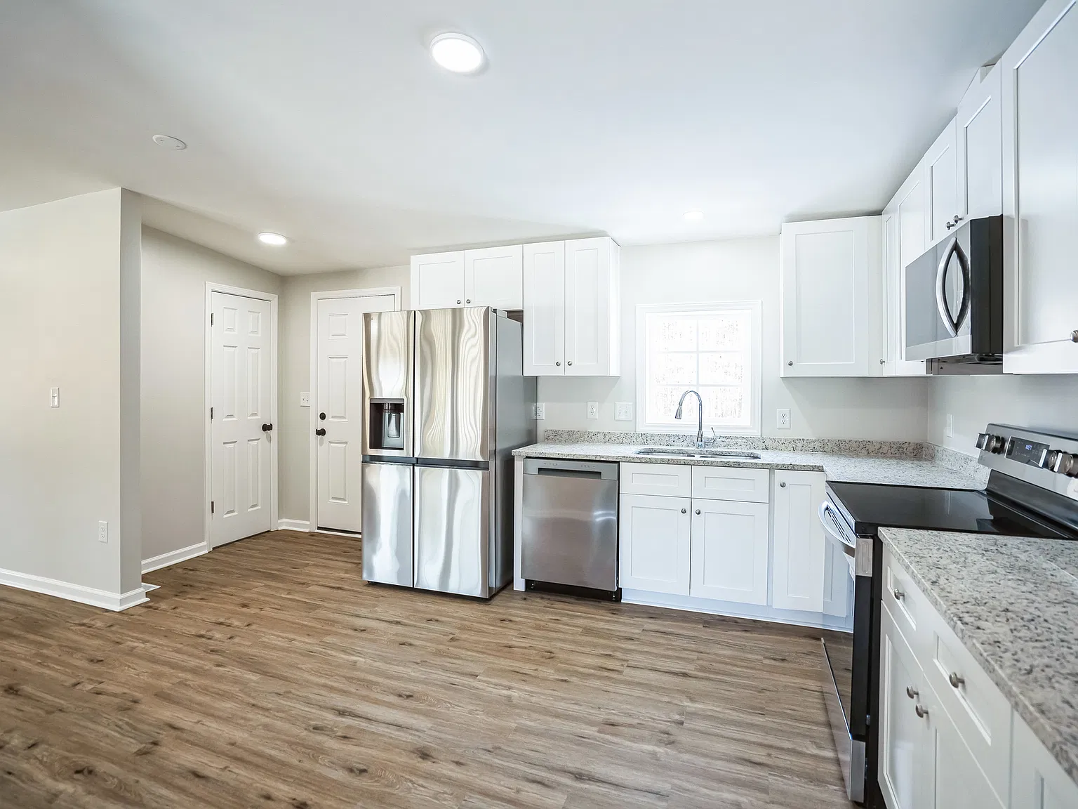 3 bed, 1620 sqft, $2,000 — Photo 3
