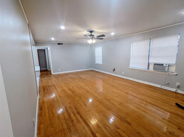 4714 Oakshire Dr APT 2, Houston, TX 77027