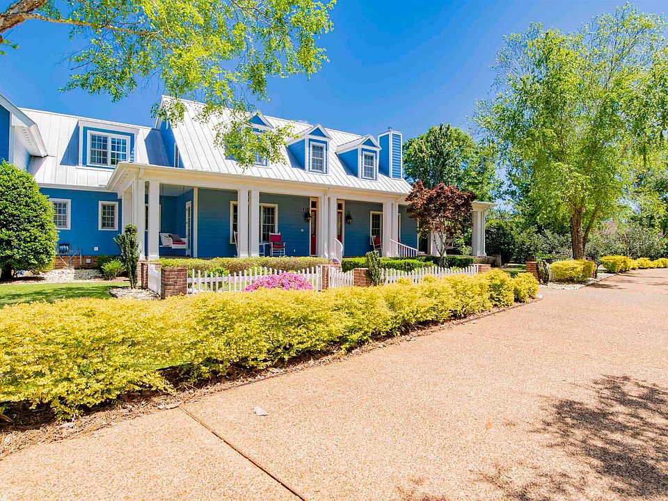 1st image of 636 Estates Dr