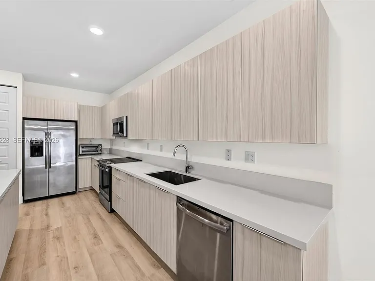 15841 NW 91st Ct — Photo 35