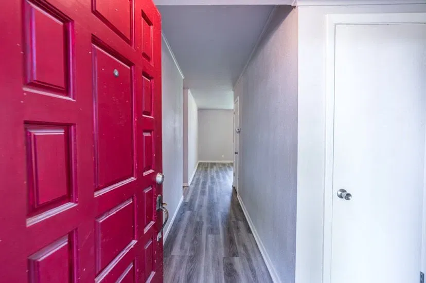 5313 E 39th Pl — Photo 2