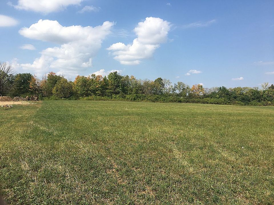 2nd image of 300 E Shoop Rd