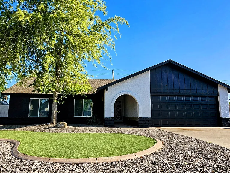 5201 E Beck Ln — Photo 28