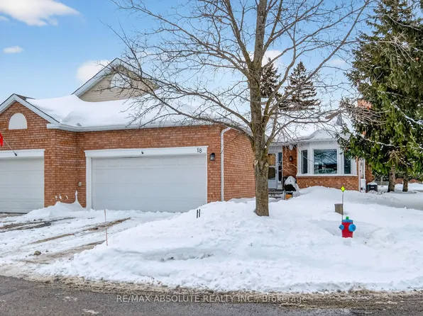 18 Pine Needles Ct, Ottawa, ON K2S 1G5