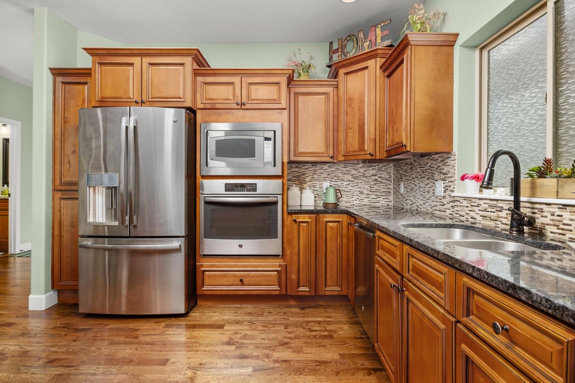 next background image