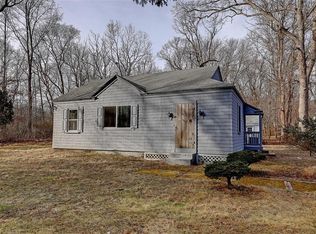 221 Fairway Dr, North Kingstown, RI 02852