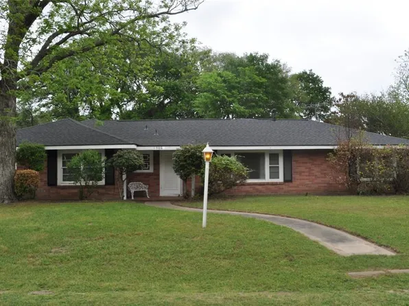 1506 Smith St #A, Waller, TX 77484