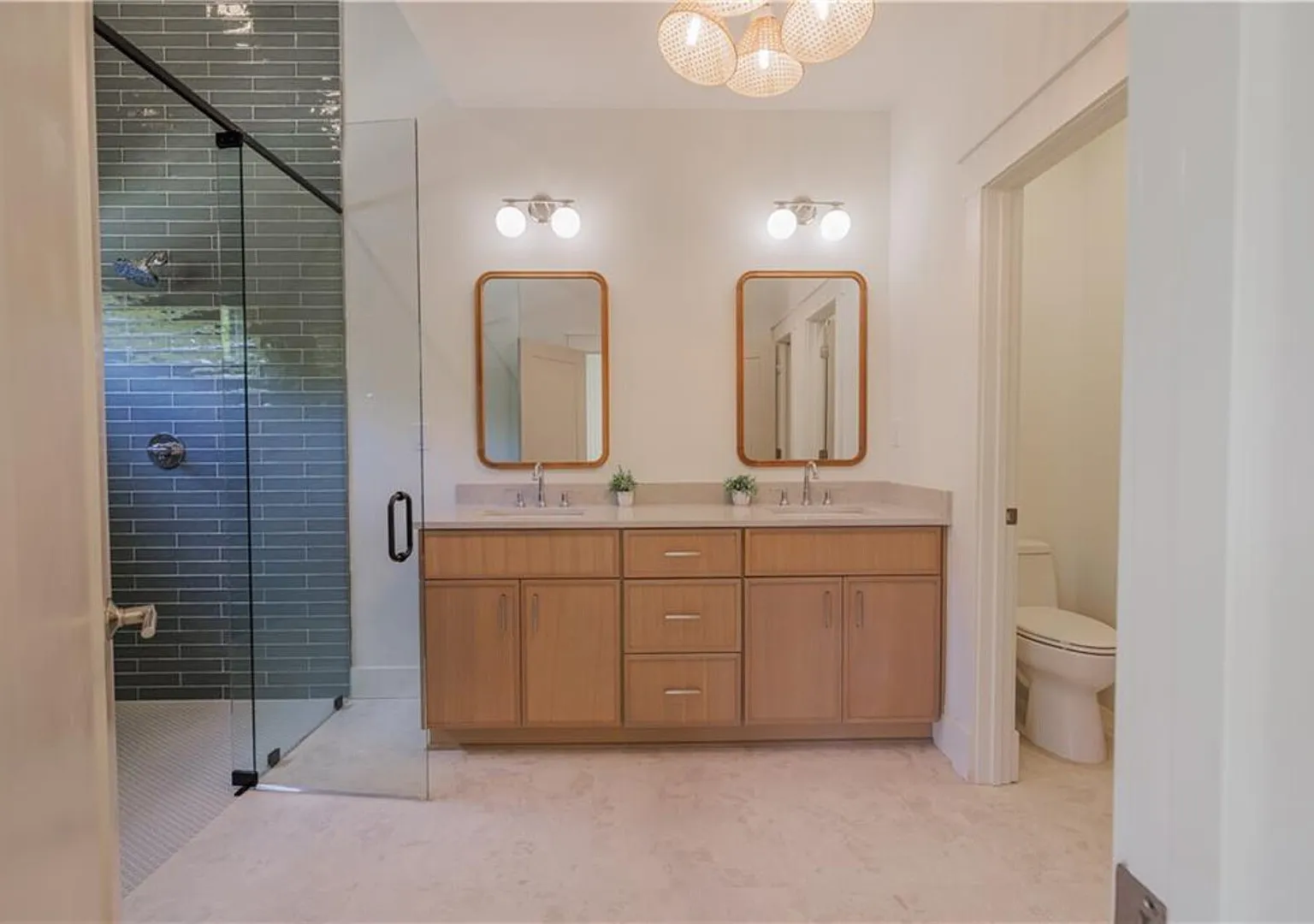 Single-family home — Photo 3