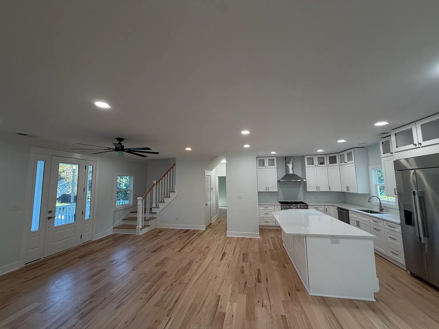 5 bed, 2760 sqft, $5,500 — Photo 3